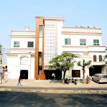 Grace Hotel Karnal Exterior photo